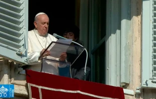 El Papa durante el rezo del u00c1ngelus. Foto: Vatican Media / Captura de pantalla 